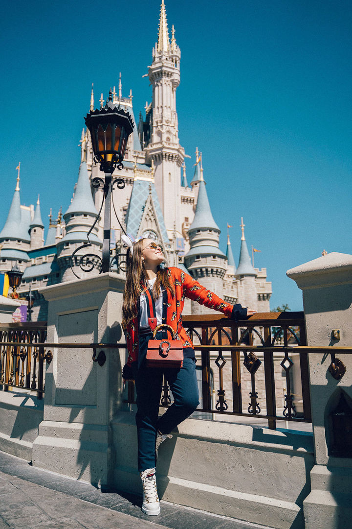 Foto Larissa Manoela na Disney Foto Larissa Manoela na Disney - Imagem 1