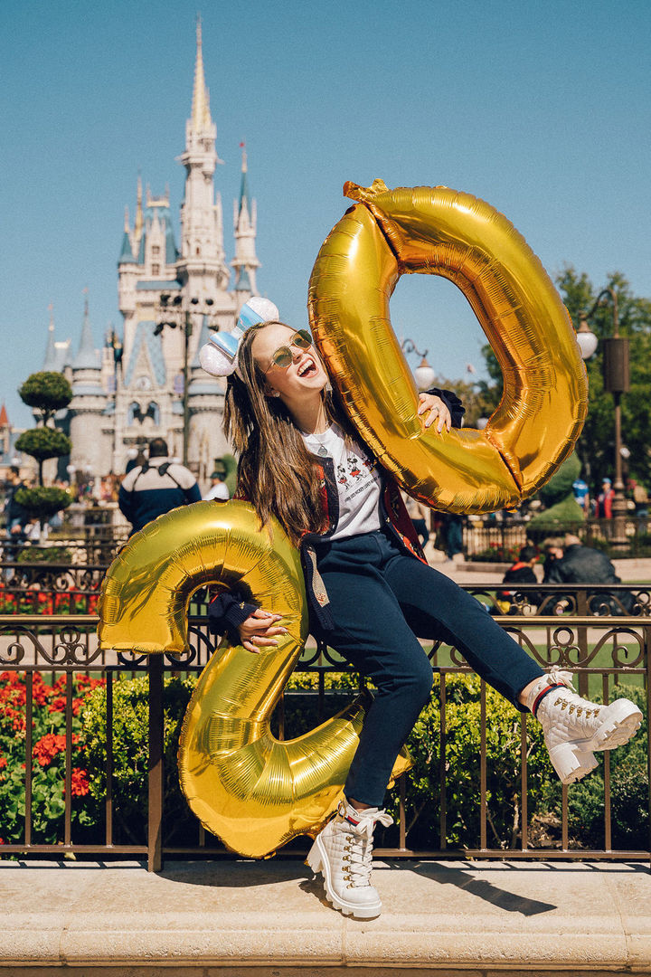 Foto Larissa Manoela na Disney Foto Larissa Manoela na Disney - Imagem 0